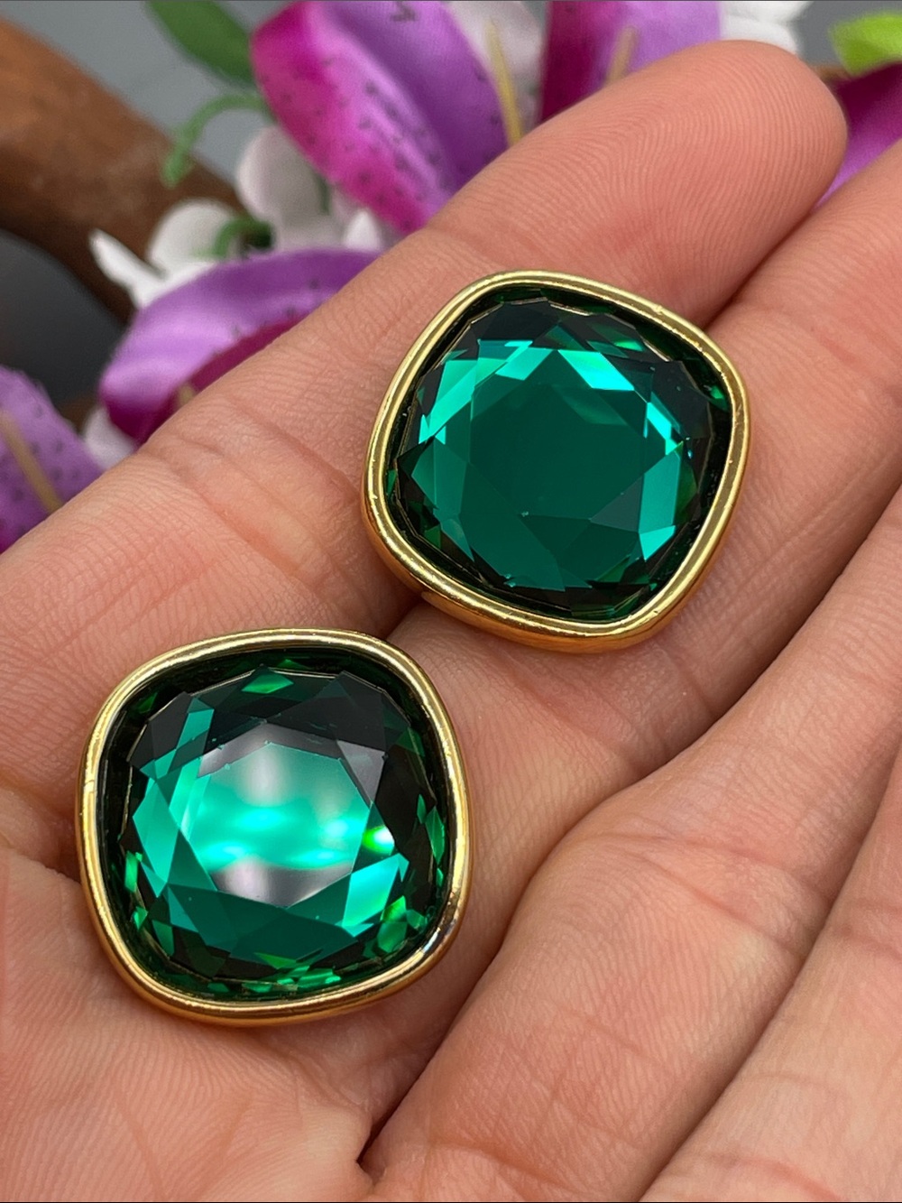 Swarovski green crystal pierced earrings vintage - Picture 4 of 5